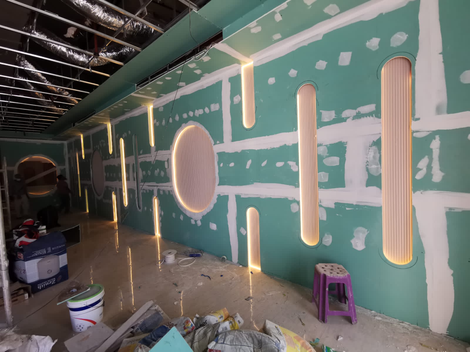 Custom Decorative Gypsum Installations - Image 1